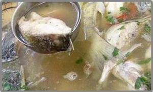 Как приготовить рыбный суп из мороженной сельди?