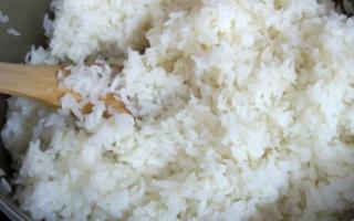 Как варить рис в кастрюле на воде